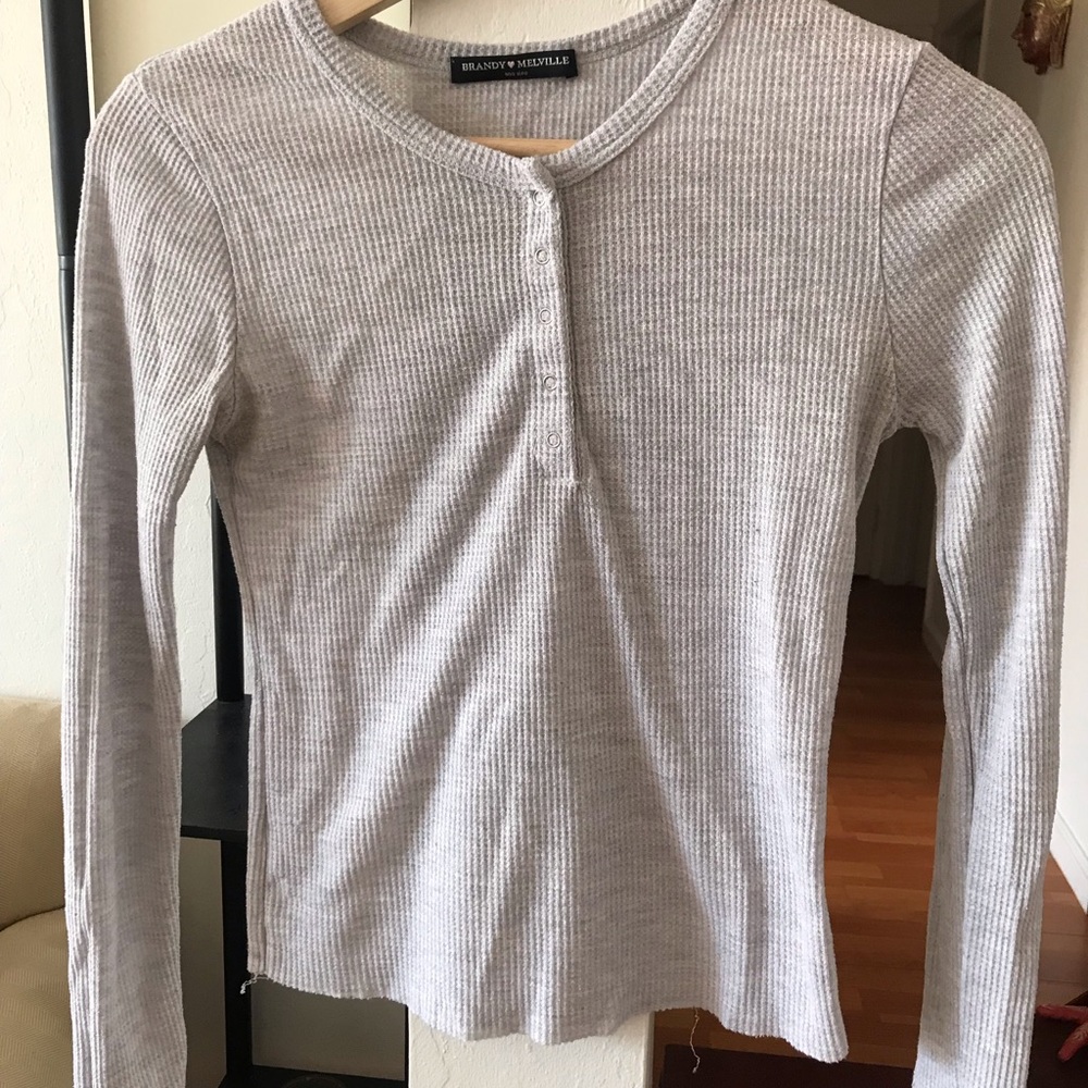 BRANDY MELVILLE LONG SLEEVE